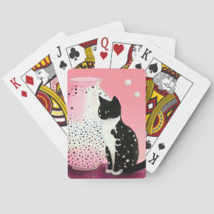 Een zwarte/witte kat en een grote opening, roze ac pokerkaarten