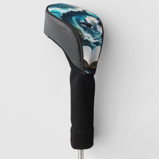 Een zwemmende steampunk Orka in de golf. Golfheadcover (Schuin)