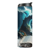 Een zwemmende steampunk Orka in de golf. Thermosbeker (Gedraaid links)