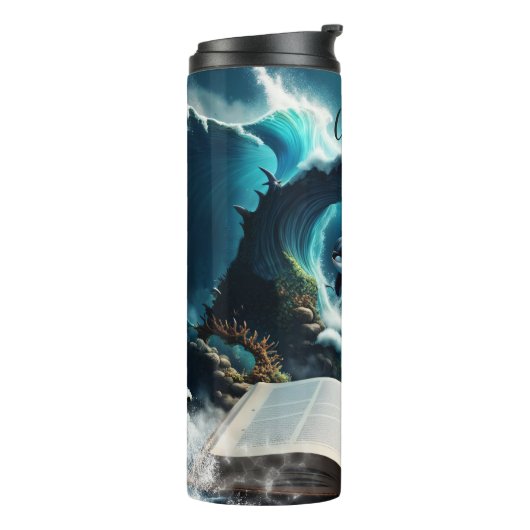 Een zwemmende steampunk Orka in de golf. Thermosbeker (Gedraaid links)