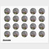 Eend die zich in het riet wast ronde sticker (Vel)