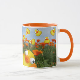 eenden die in een weide van papaver planten stuite mok