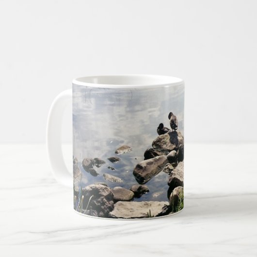 Eenden in een rivier koffiemok (Voorkant links)