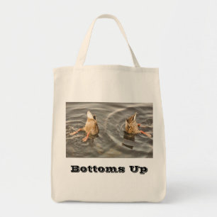 Eenden voeren tote bag