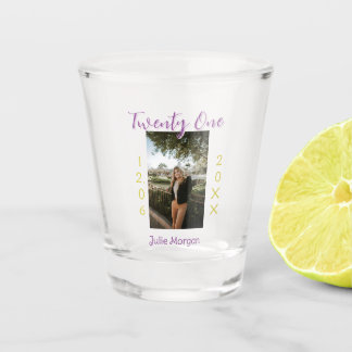 eenentwintig foto verjaardag roze paars meisje jon shot glas