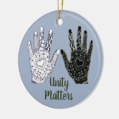 Eenheid maakt vriendschapshanden uit keramisch ornament (Links)