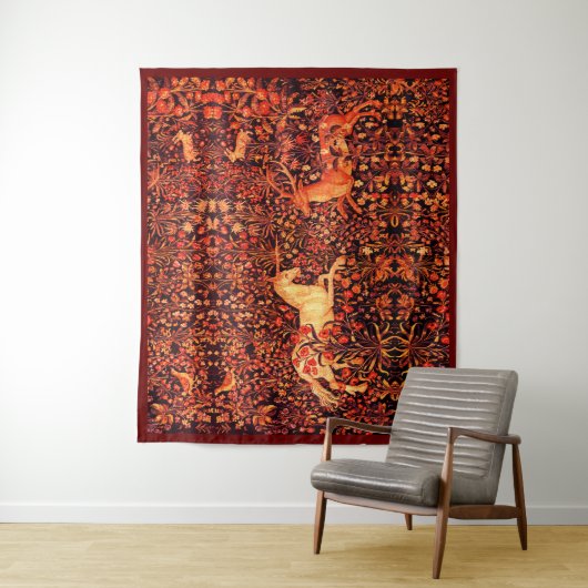 EENHOORN EN HERTEN, BLOEMEN, BOSDIEREN Rode Bloeme Wandkleed (In situ)