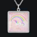 Eenhoorn ketting met magische roze gouden glitter<br><div class="desc">Eenhoorn ketting met magische roze,  gouden glitter en regenboogkleuren! Tekst in goud met een regenboog eenhoorn tegen een zachte pastelroze achtergrond. Perfect cadeau voor de eenhoorn liefhebber in je leven. Wijzig de achtergrondkleur als je wilt!</div>
