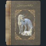 Eenhoorn Liefhebber Lederen Boek look Brons iPad Cover<br><div class="desc">Dit ontwerp kan op het gebied worden gepersonaliseerd dat door de foto en/of tekst te veranderen wordt verstrekt. Of het kan worden aangepast door de klik te kiezen om verdere optie aan te passen en de kleur van de achtergrond te schrappen of te veranderen, tekst toe te voegen, de tekstkleur...</div>