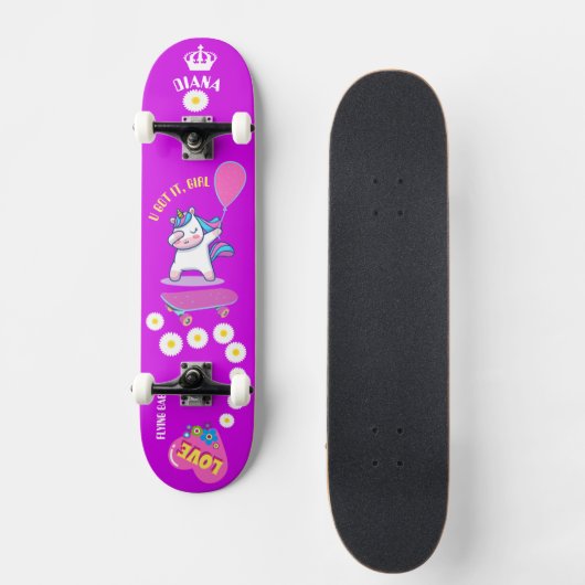 Eenhoorn op skateboard met gepersonaliseerde bijsc (Voorkant)