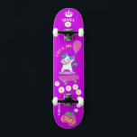 Eenhoorn op skateboard met gepersonaliseerde bijsc<br><div class="desc">Unicorn Personalized Skateboard KLIK OP PERSONALISEREN SJABLOON OPTION EN VOER de naam in. u kunt ook andere bijschriften aanpassen. Cool skateboard ontworpen met levendige kleuren en voor de achtergrond en een funky eenhoorn op een skateboard. Dit Skateboard maakt een geweldig cadeau-idee voor een eenhoornliefhebber.</div>