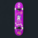 Eenhoorn op skateboard met gepersonaliseerde bijsc<br><div class="desc">Unicorn Personalized Skateboard KLIK OP PERSONALISEREN SJABLOON OPTION EN VOER de naam in. u kunt ook andere bijschriften aanpassen. Cool skateboard ontworpen met levendige kleuren en voor de achtergrond en een funky eenhoorn op een skateboard. Dit Skateboard maakt een geweldig cadeau-idee voor een eenhoornliefhebber.</div>