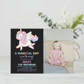 Eenhoorn Rainbow Verjaardag Uitnodigingen met foto (Staand voorkant)