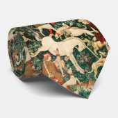 EENHOORN VERDEDIGT ZICH, andere dieren rood groen Stropdas (Opgerold)