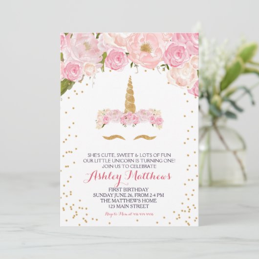 Eenhoorn verjaardag roze Mooie Bloemenuitnodiging, Kaart (Staand voorkant)