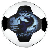 Eenhoorn zwart magische fee in donker bos voetbal (Gedraaid)