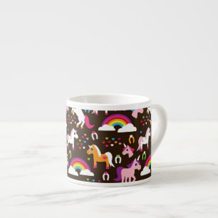 eenhoornregenboogpaard met kinder achtergrond espresso kop