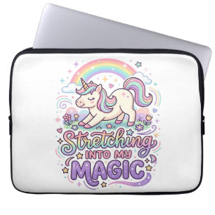 Eenhoring Strekt Zich Naar Mijn Magie Vette Typogr Laptop Sleeve