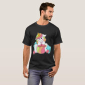 Eenhorn Verlegen met Kussen T-shirt (Voorkant volledig)