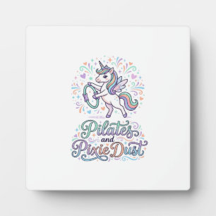 Eenhornige Pilates en Pixie Dust Witte Achtergrond Fotoplaat