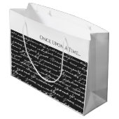 Eenmaal op een tijdverhaal zwart-wit handgeschreve groot cadeauzakje (Achterkant Gekanteld)