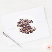 Eens vreemden, geliefden stapel citaat ronde sticker (Envelop)
