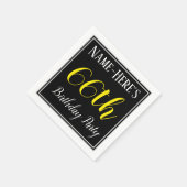 Eenvoudig, 66ste verjaardagsfeest met aangepaste n servetten (Hoek)