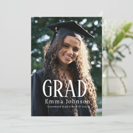 Eenvoudig Afstuderen Afstudeerder Aankondiging | P (Staand voorkant)