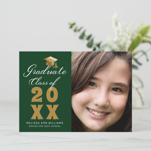 Eenvoudig Afstuderen Foto Groen Gold Script 2025 Aankondiging (Staand voorkant)