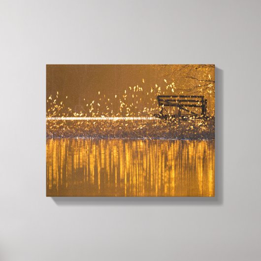 Eenvoudig bij het meer in het gouden licht canvas afdruk (Voorkant)