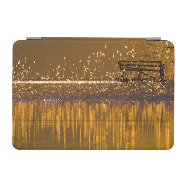 Eenvoudig bij het meer in het gouden licht iPad mini cover (Horizontaal)