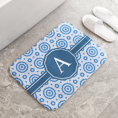 Eenvoudig blauw en wit modern geometrisch monogram badmat
