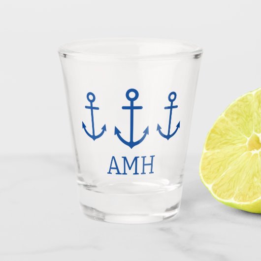 Eenvoudig blauw en wit nautisch anker monogram shot glas (Voorkant)