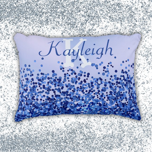 Eenvoudig blauw geborsteld metaal en glitter monog accent kussen (Creator heeft geüpload)