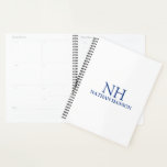 Eenvoudig blauw monogram modern planner<br><div class="desc">Moderne businessplanner met een eenvoudig en minimaal blauw-wit ontwerp met uw monogram in een vet lettertype,  samen met jouw naam aan de voorkant. De achterkant heeft je contactgegevens.</div>
