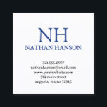 Eenvoudig blauw monogram modern vierkante visitekaartje<br><div class="desc">Moderne visitekaartjes met een eenvoudig en minimaal blauw-wit ontwerp met uw monogram in een vet lettertype,  samen met jouw naam aan de bovenkant. Hieronder vindt u uw contactgegevens.</div>