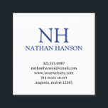 Eenvoudig blauw monogram modern vierkante visitekaartje<br><div class="desc">Moderne visitekaartjes met een eenvoudig en minimaal blauw-wit ontwerp met uw monogram in een vet lettertype,  samen met jouw naam aan de bovenkant. Hieronder vindt u uw contactgegevens.</div>