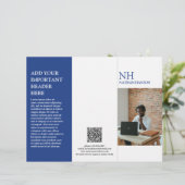 Eenvoudig blauw monogram moderne brochure (Staand voorkant)