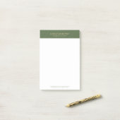 Eenvoudig bosgroen linnen gouden typografie post-it® notes (Op bureau)