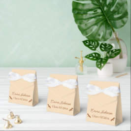 Eenvoudig bruin en beige Gepersonaliseerd Afstuder Bedankdoosjes