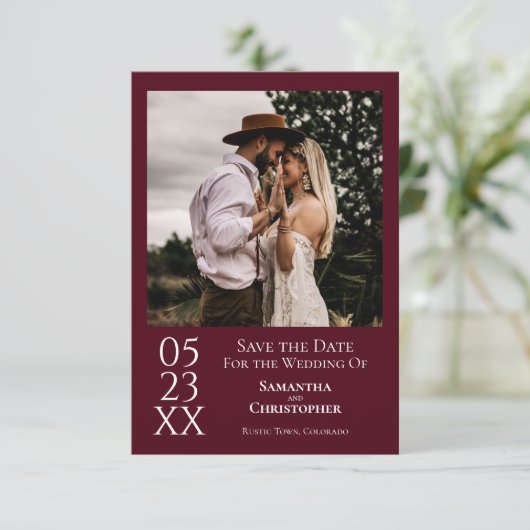 Eenvoudig Burgundy Modern minimalistisch fotohuwel Save The Date (Staand voorkant)
