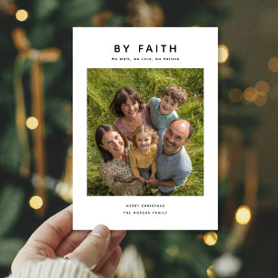 Eenvoudig door geloof Religieuze Familie Foto Kers Feestdagenkaart