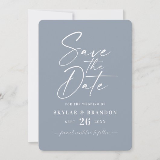 Eenvoudig Dusty Blue met script en fotobruiloft Save The Date (Voorkant)
