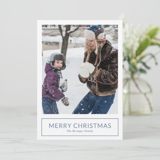 Eenvoudig Dusty Blue-minimalistische fotokerst Feestdagenkaart (Staand voorkant)