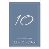 Eenvoudig Dusty Blue Script Trouwtafelnummer Kaart (Voorkant)