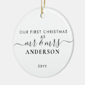 Eenvoudig Eerste Kerstfeest Gehuwd met Mr. en Mrs. Keramisch Ornament (Links)