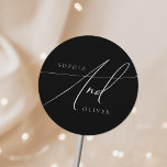 Eenvoudig Elegant Black en White Wedding Ronde Sticker<br><div class="desc">Eenvoudige Elegante Zwart-Wit Bruiloft Classic Ronde Sticker</div>