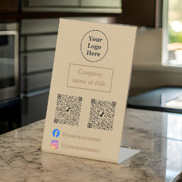 Eenvoudig elegant bruin reclamebord met voetstuk