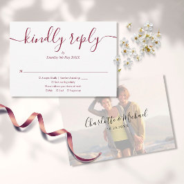 Eenvoudig Elegant Burgundy Script Photo Weddenscha RSVP Kaartje