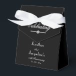Eenvoudig Elegant Elk Bruiloft Jubileum Gepersonal Bedankdoosjes<br><div class="desc">Eenvoudig Elegant Elke Bruiloft Jubileum Gepersonaliseerde Chique Zwart Favor Box. Elegante gepersonaliseerde bruiloft Jubileum gunst met bruid en bruidegom namen en trouwdatum, die u kunt veranderen in een jubileumdatum. Klik op personaliseer deze sjabloon om Wedding Jubileum Favor Box snel en gemakkelijk aan te passen. 30-dagen geld-terug-garantie. Wordt snel wereldwijd verzonden....</div>
